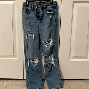 Straight jeans with rips